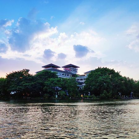 Guilin Ronghu Hotel Екстериор снимка