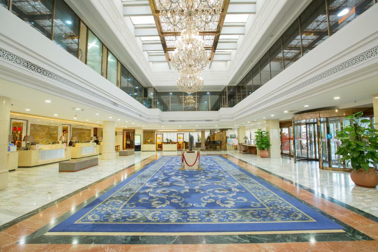 Guilin Ronghu Hotel Екстериор снимка